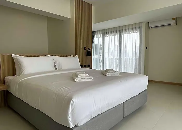Jace Ratchada Hotel 3*
